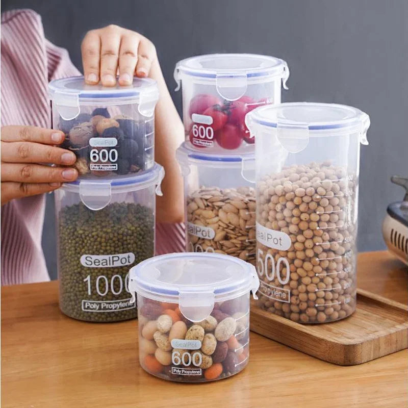 Transparent Plastic Sealed Food Storage Pots - Organize & Preserve Freshness